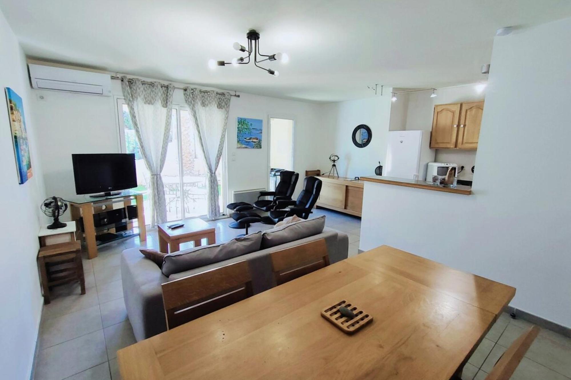 קוליור Apartment With Pool Air Conditioning Wifi And Garage מראה חיצוני תמונה