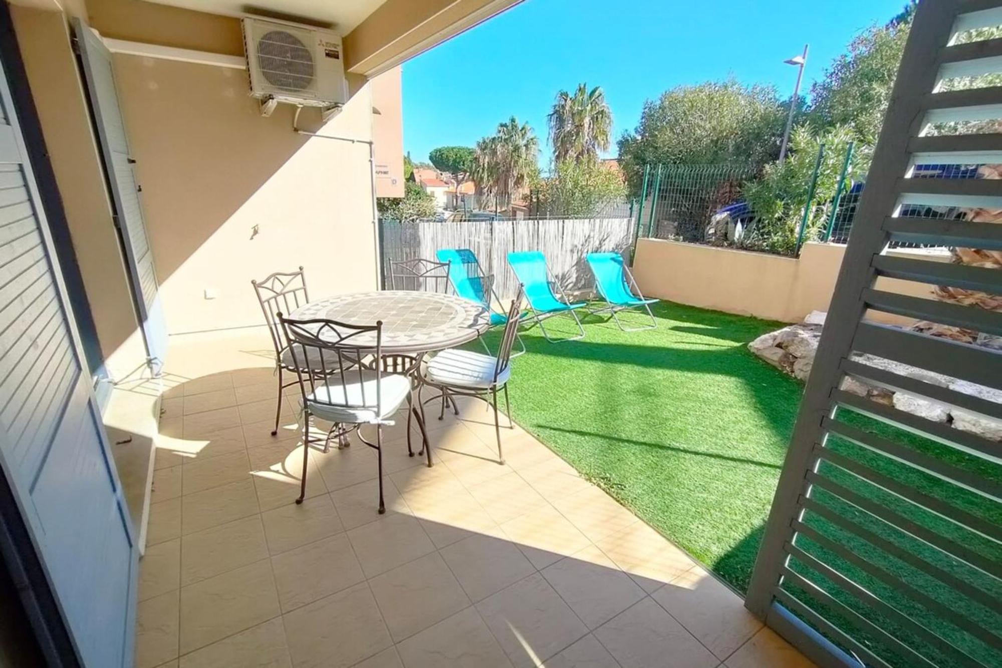 קוליור Apartment With Pool Air Conditioning Wifi And Garage מראה חיצוני תמונה